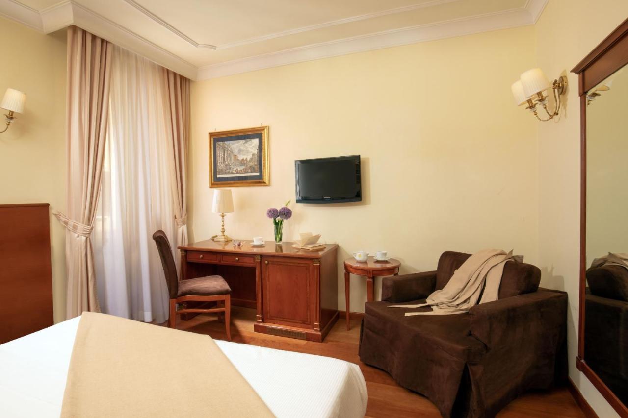 Hotel Homs Roma Esterno foto