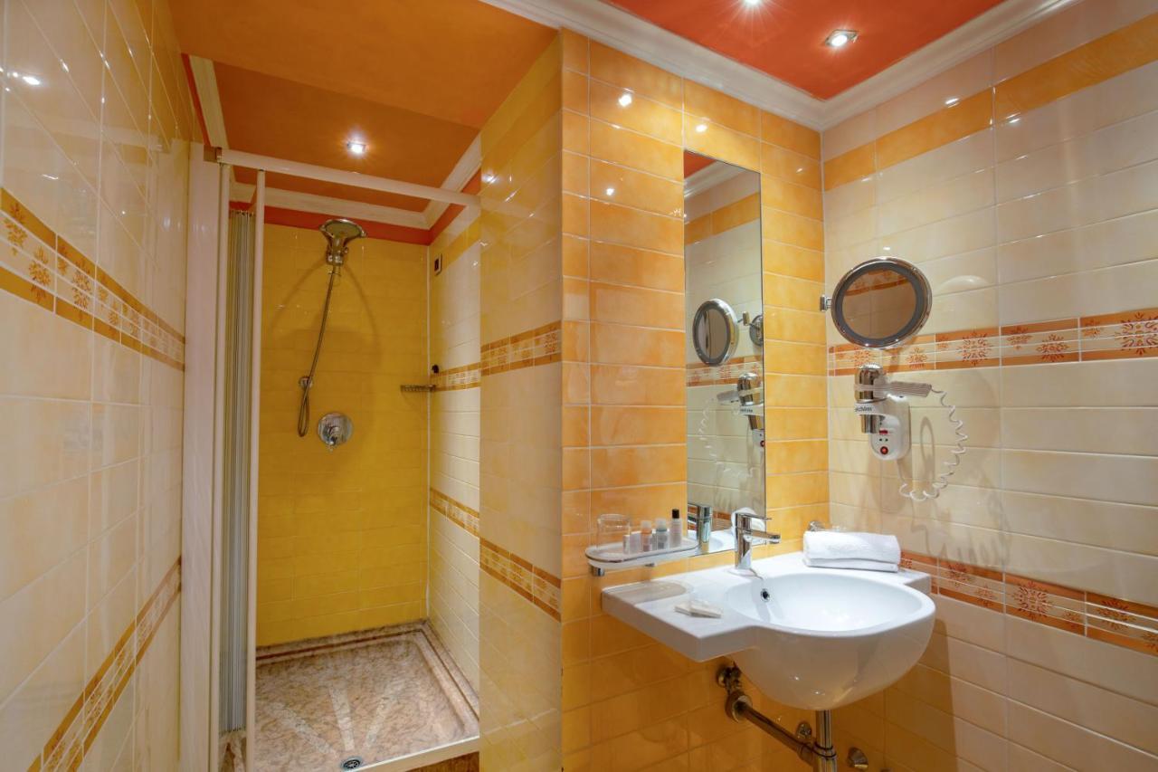 Hotel Homs Roma Esterno foto