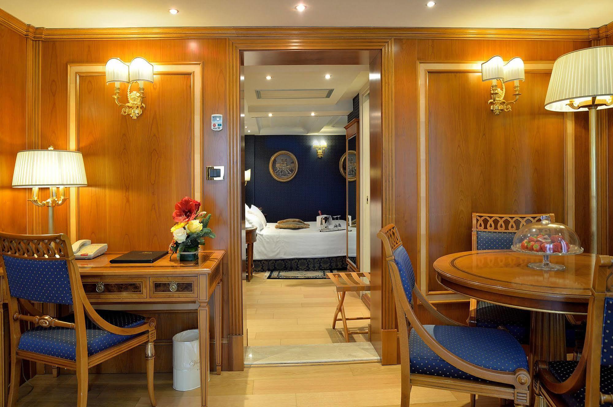 Hotel Homs Roma Esterno foto