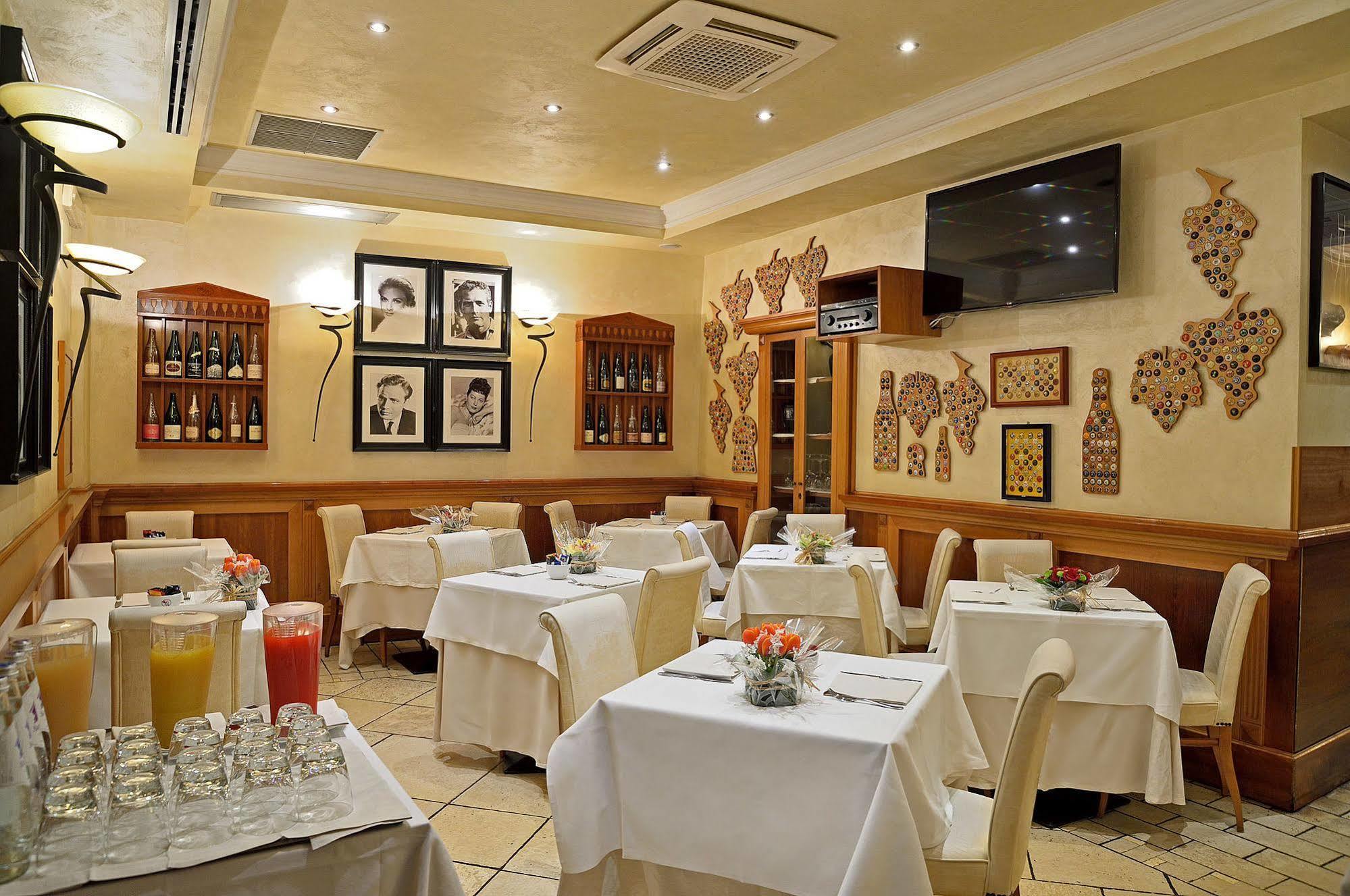 Hotel Homs Roma Esterno foto