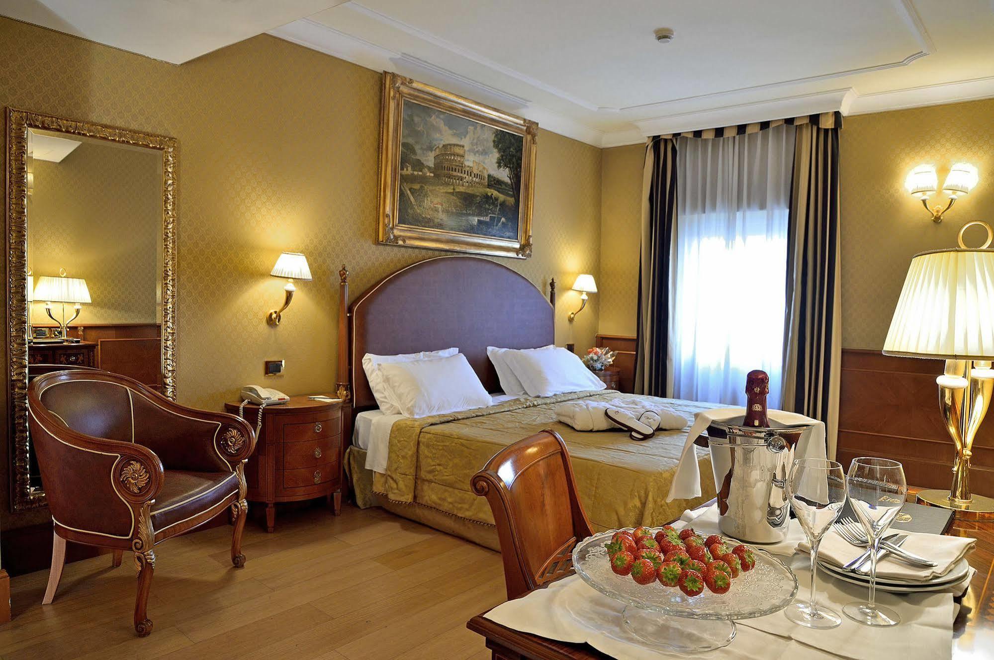Hotel Homs Roma Esterno foto